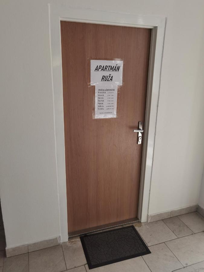 Apartman Ruza Ruzomberok Bagian luar foto